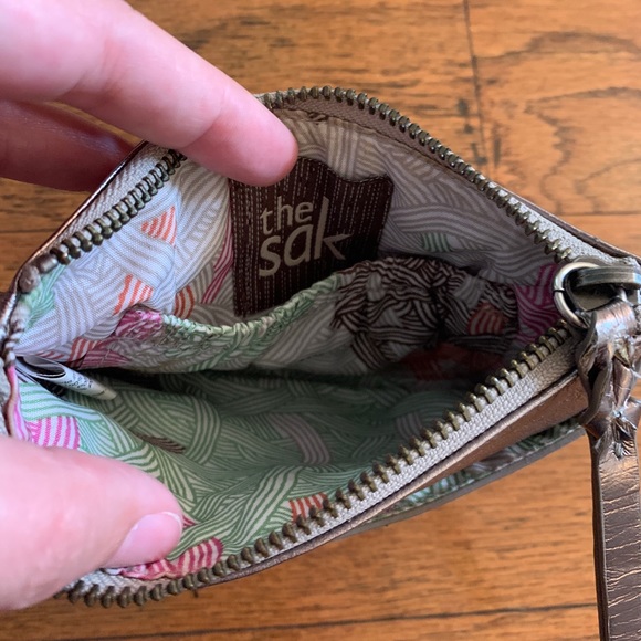 The Sak wristlet leopard and gold - Picture 3 of 5